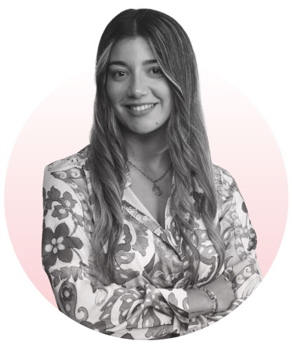 Ana Cameselle, asesora tributaria experta en planificación fiscal, gestión de impuestos y consultoría financiera para empresas y autónomos.